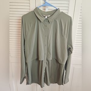 Athleta Northstar Snap Button Shirt Large Womens Featherweight Vented Green